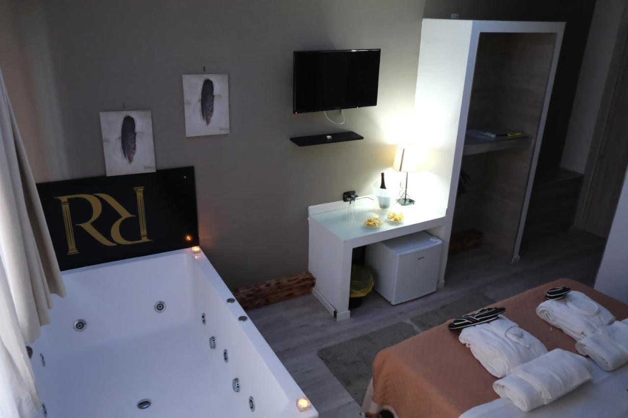 Royalty Rooms & Spa เนเปิลส์ ภายนอก รูปภาพ