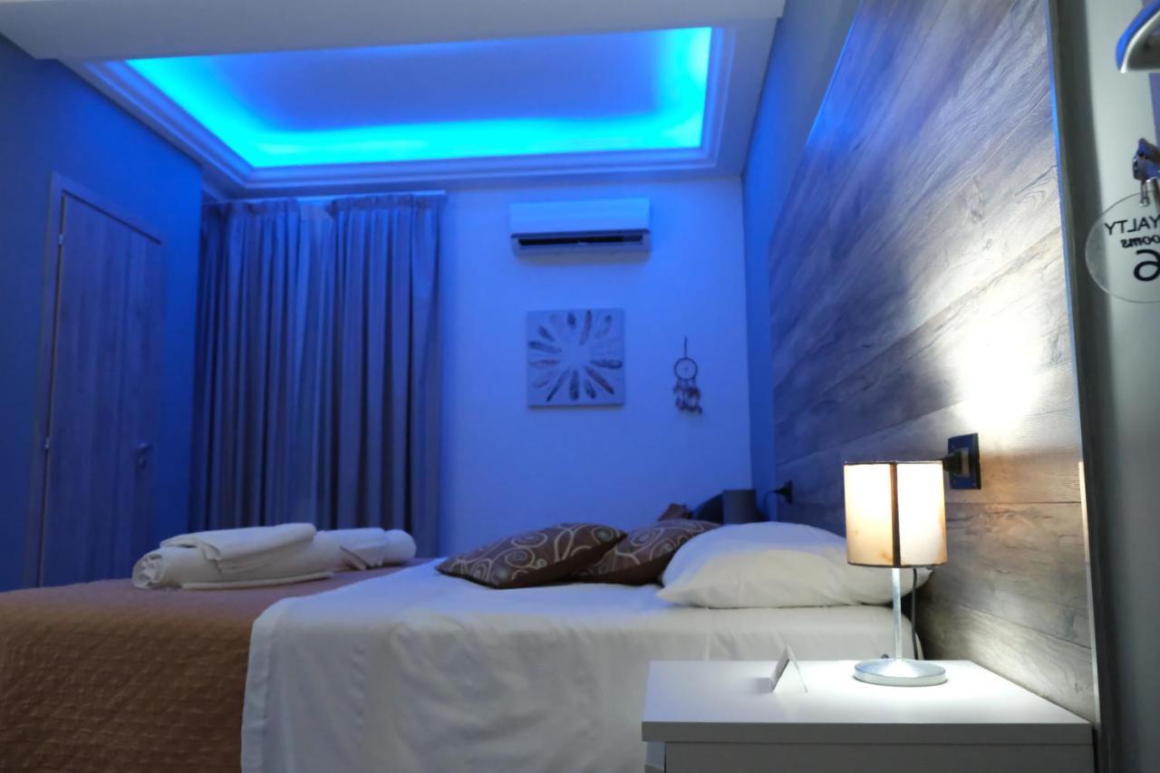 Royalty Rooms & Spa เนเปิลส์ ภายนอก รูปภาพ
