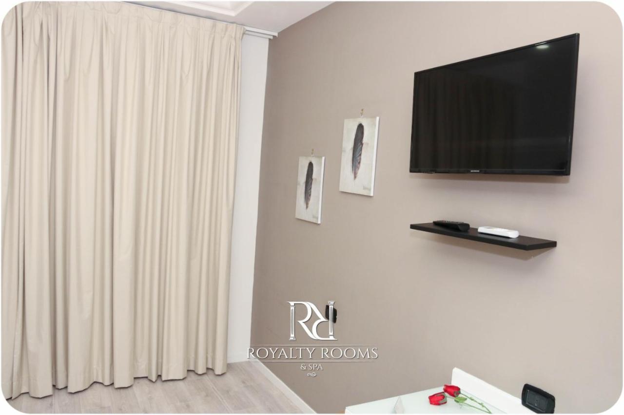 Royalty Rooms & Spa เนเปิลส์ ภายนอก รูปภาพ