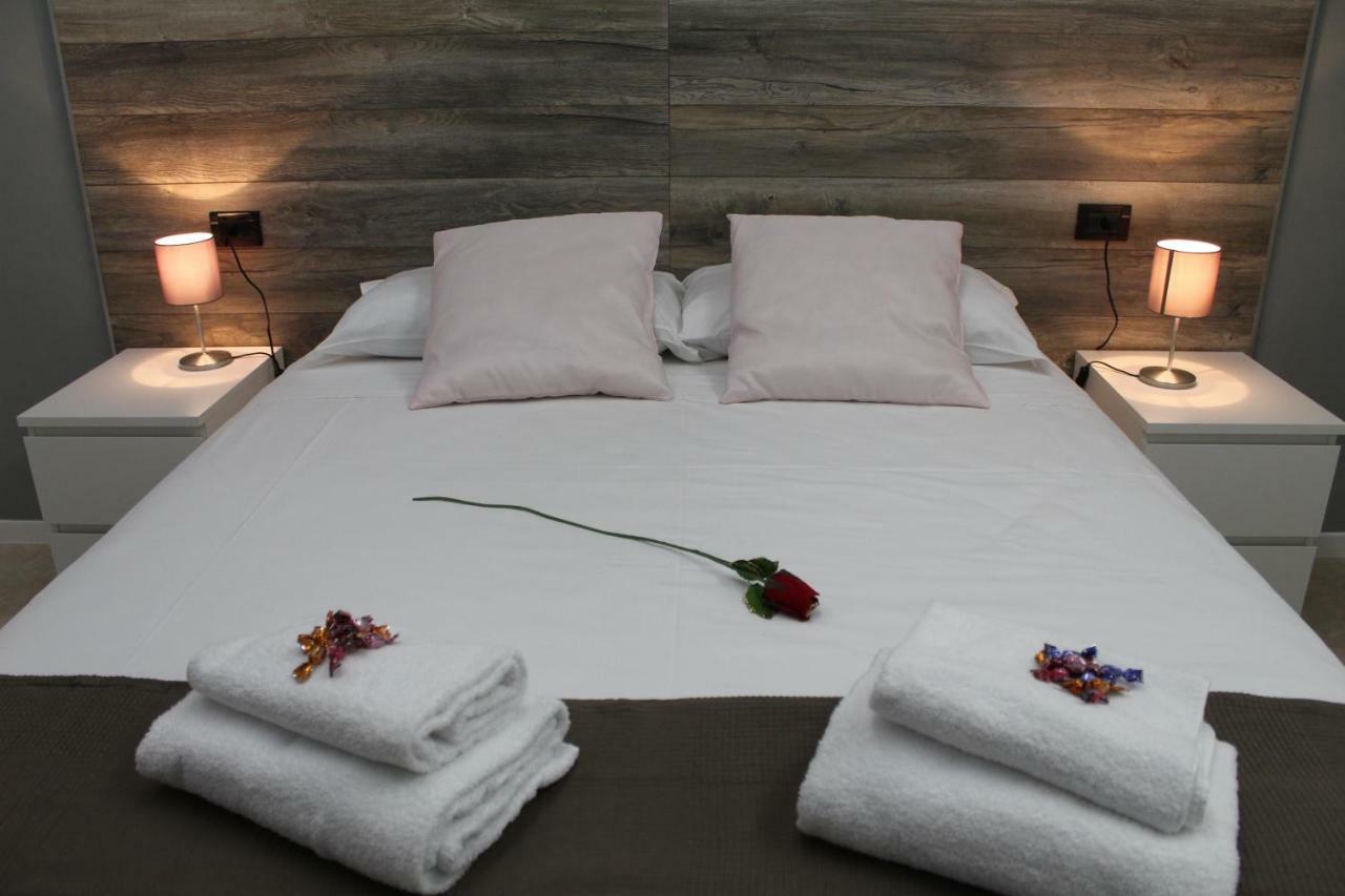 Royalty Rooms & Spa เนเปิลส์ ภายนอก รูปภาพ